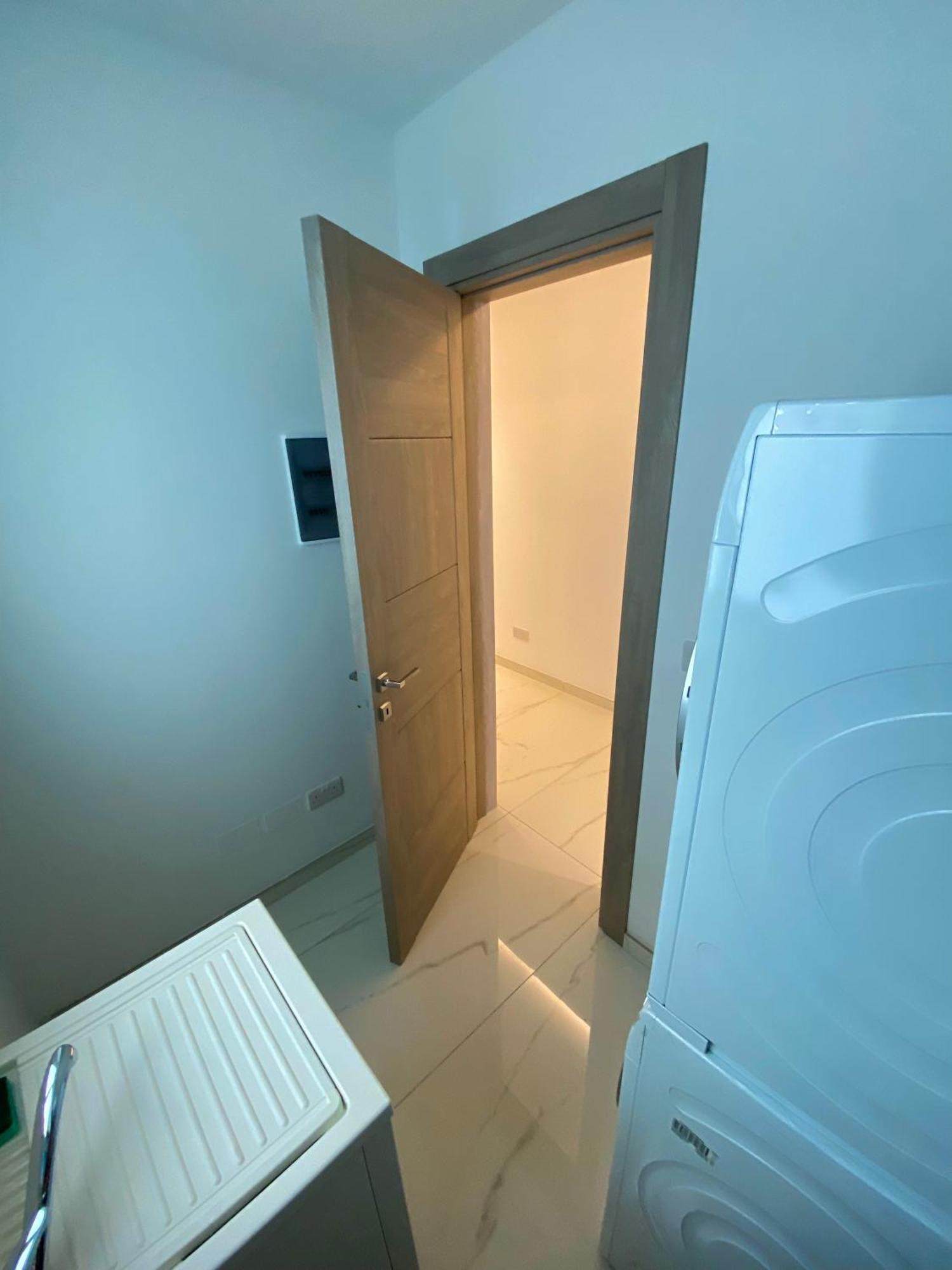 Tigne Sliema Three Bedrooms Apartment Kültér fotó