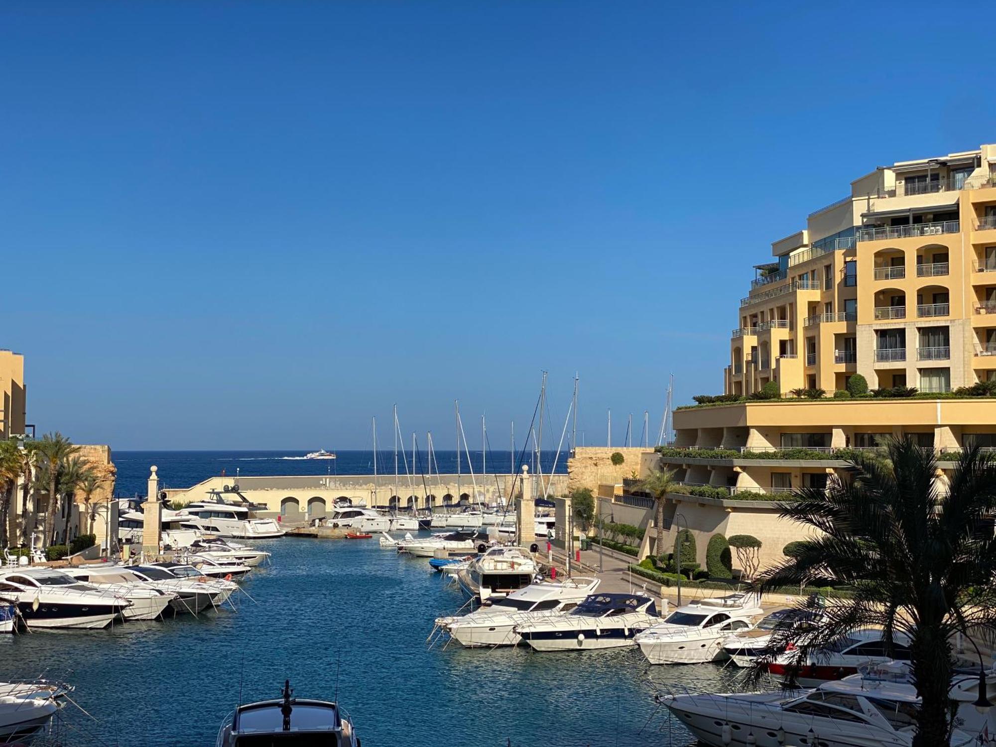 Tigne Sliema Three Bedrooms Apartment Kültér fotó